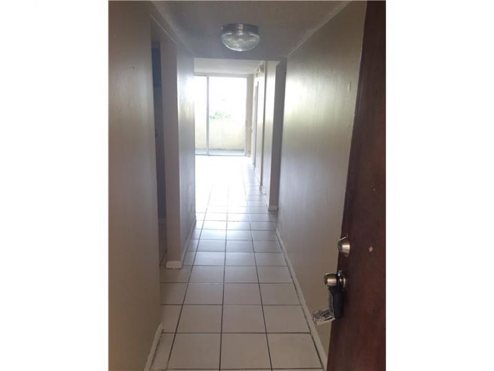 10000 NW 80 CT # 2459, Hialeah, FL 33016