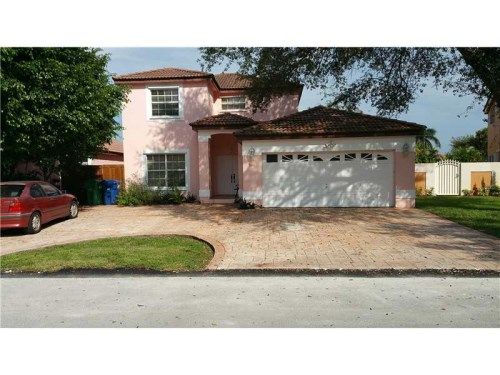 19811 NW 82 CT, Hialeah, FL 33015