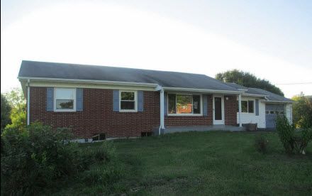 61 Fairview St, Bland, VA 24315