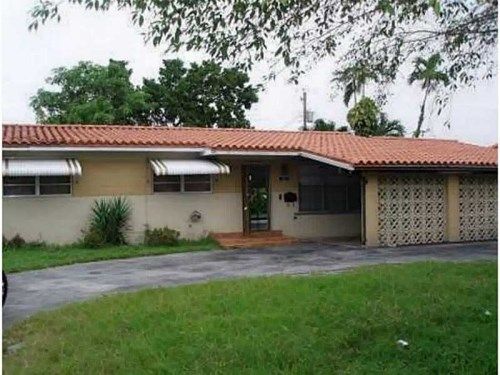 5450 W 6 AV, Hialeah, FL 33012