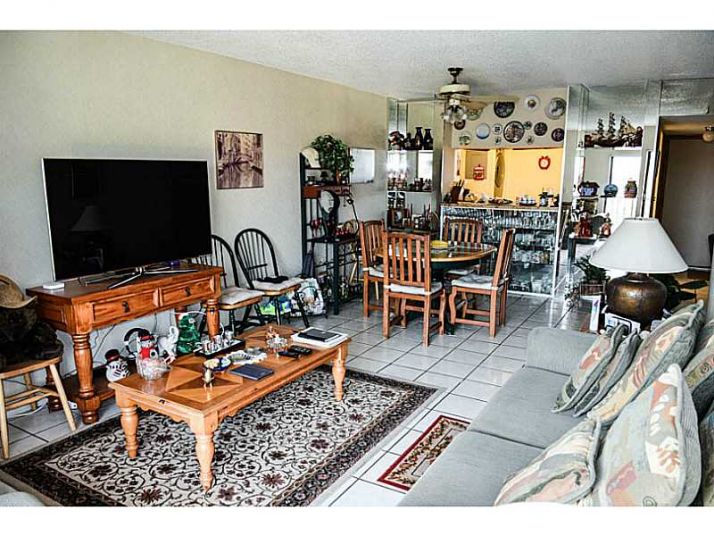 1800 W 54 ST # 421, Hialeah, FL 33012