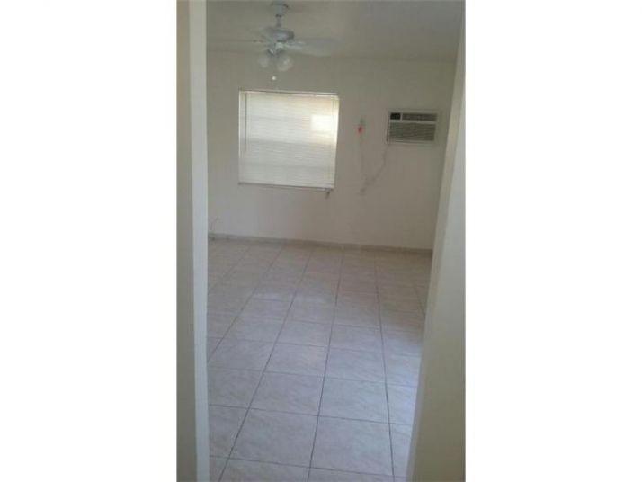 3220 E, Boynton Beach, FL 33435