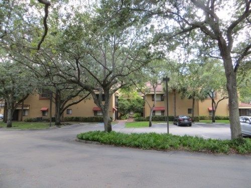 15495 Miami Lakeway N  Apt 202, Hialeah, FL 33014