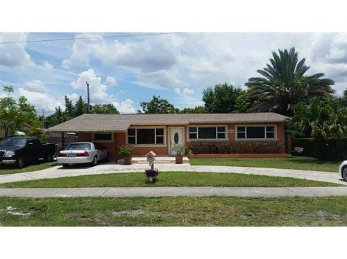 1051 W 55 PL, Hialeah, FL 33012