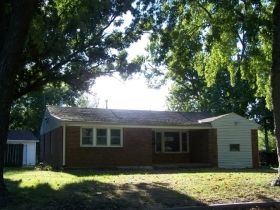 2869 S Laura St, Wichita, KS 67216