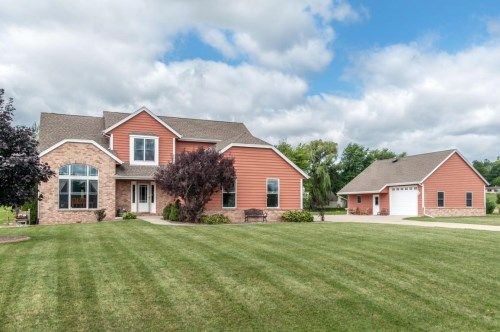 4719 Autumn Trl, Richfield, WI 53076