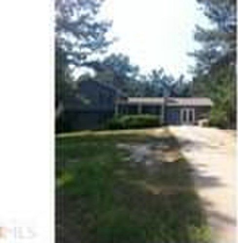 2420 Azalea Drive, Loganville, GA 30052