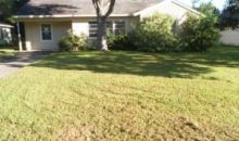 1009 Robinhood Ln Angleton, TX 77515