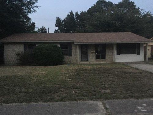 2707 Colonial Ave, Pine Bluff, AR 71601