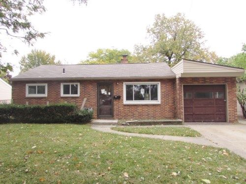 22611 Detour St, Saint Clair Shores, MI 48082