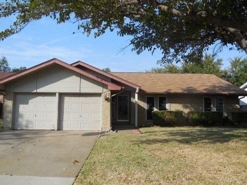 6565 Starnes Rd, Fort Worth, TX 76148