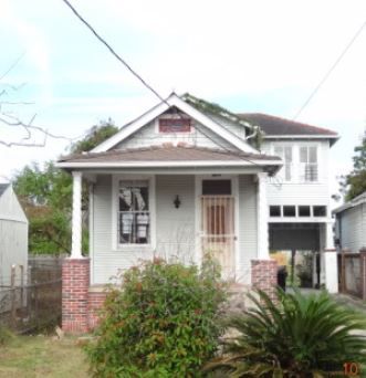 8823 Pear St, New Orleans, LA 70118