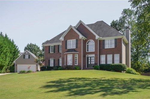 5908 Huron Court, Hoschton, GA 30548