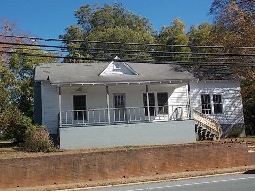 246 N Main St, Randleman, NC 27317