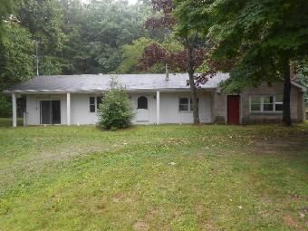 794 S 1225 E, Oakland City, IN 47660