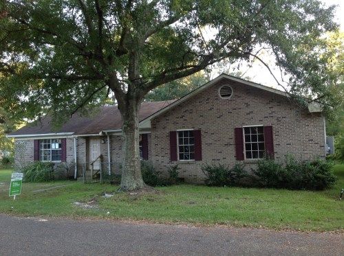 8625 Pine St, Bayou La Batre, AL 36509