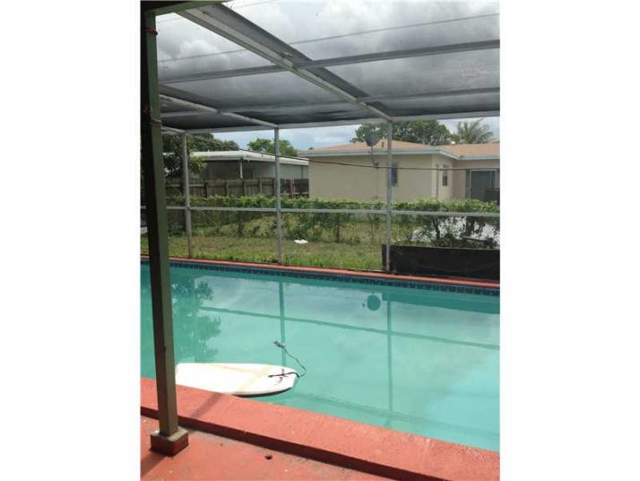 2636 EVERGLADES DR, Hollywood, FL 33023