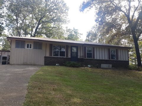 747 17th St, Calera, AL 35040