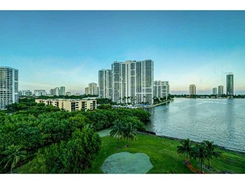 3370 Hidden Bay Dr # 802, Miami, FL 33180