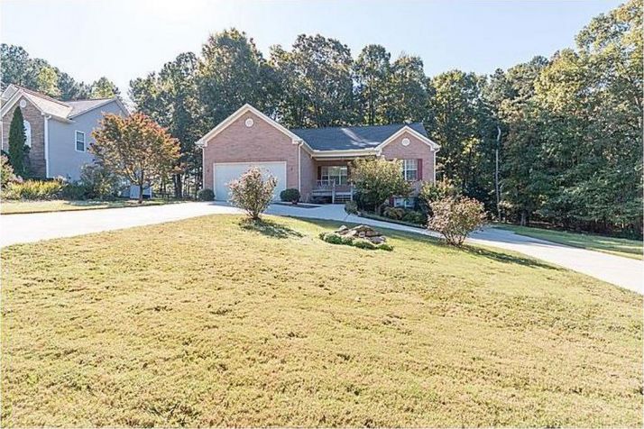 5240 Victoria Park Drive, Loganville, GA 30052