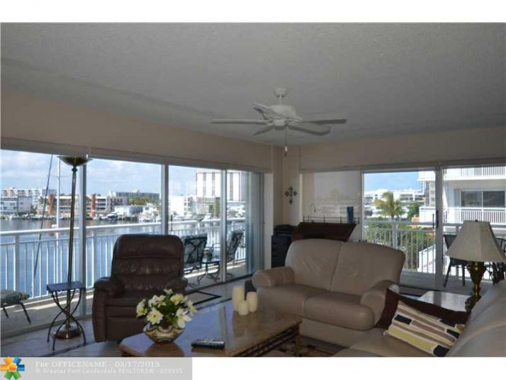 126 Golden Isles Dr # 44A, Hallandale, FL 33009