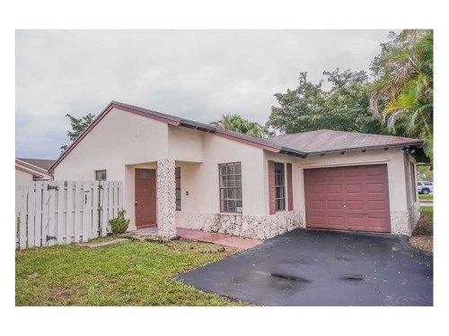 1010 MEADOWWOOD TE, Fort Lauderdale, FL 33325