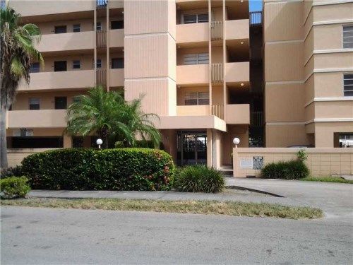 3527 NE 168 ST # 409, North Miami Beach, FL 33160