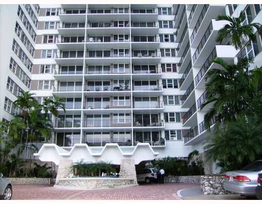 2030 OCEAN DR # 2221, Hallandale, FL 33009