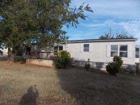 300 Skylark Dr, Granbury, TX 76049