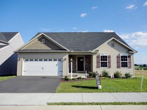 495 HAMILTON COURT, Manheim, PA 17545