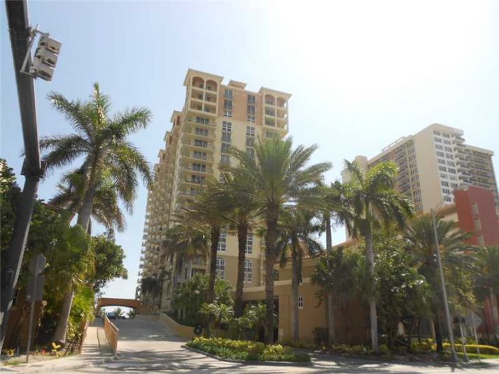 2080 S Ocean Dr # 1605, Hallandale, FL 33009