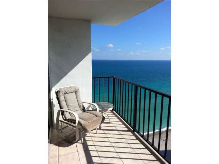 2301 S OCEAN DR # 2408, Hollywood, FL 33019