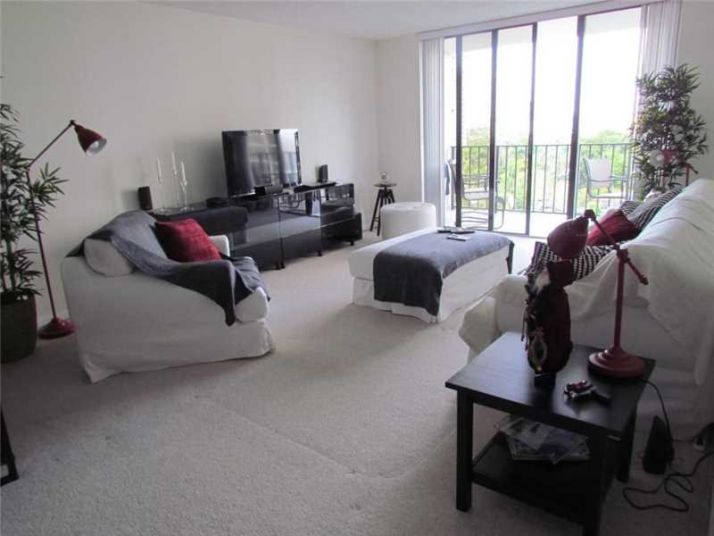 18151 NE 31 CT # 812, North Miami Beach, FL 33160