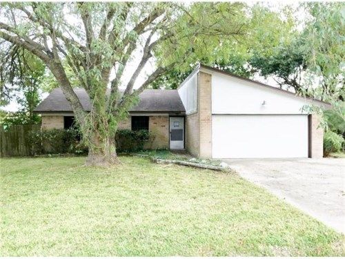 2502 Daffodil St, Highlands, TX 77562