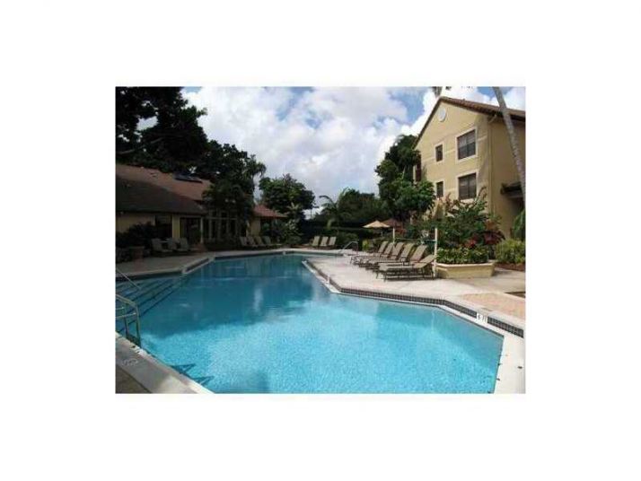 4281 MCNAB RD # 22, Pompano Beach, FL 33069