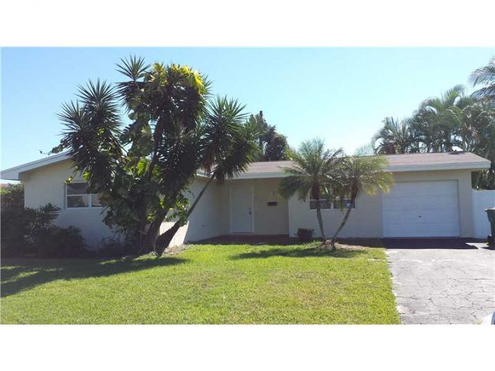 8640 NW 15 CT, Hollywood, FL 33024