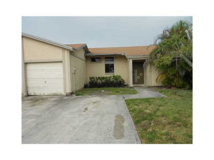 9660 W ELM LN # 9660, Hollywood, FL 33025