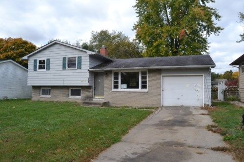 56749 Spruce Ln, Elkhart, IN 46516