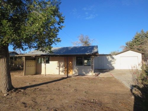 9870 7th Ave, Hesperia, CA 92345