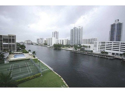 400 LESLIE DR # 721, Hallandale, FL 33009