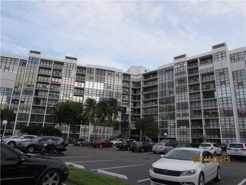 800 Parkview Dr # 228, Hallandale, FL 33009