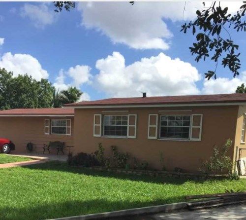 16715 NW 73 CT, Hialeah, FL 33015