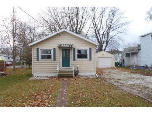 1124 Klaus St, Green Bay, WI 54302