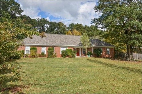 1955 Knight Circle, Loganville, GA 30052