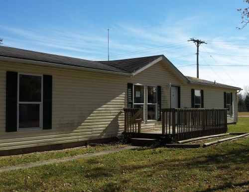 180 Quaker Trace Rd, West Alexandria, OH 45381