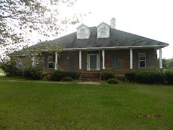 97 Carter Ln, Selma, AL 36703