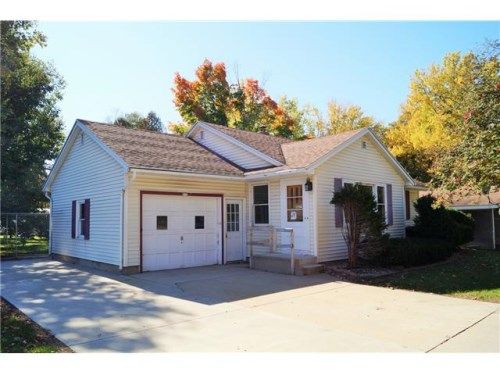 512 E North St, Poynette, WI 53955