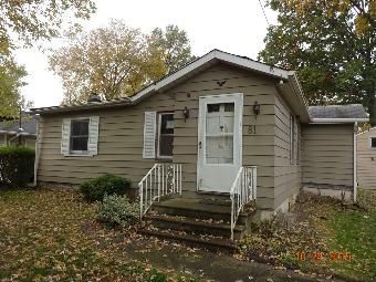 812 Hollywood Ave, Sheffield Lake, OH 44054