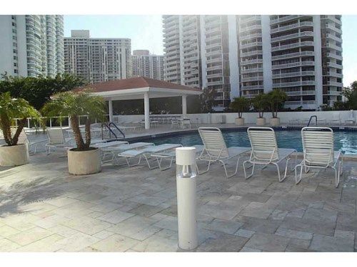 20515 E COUNTRY CLUB DR # 949, Miami, FL 33180