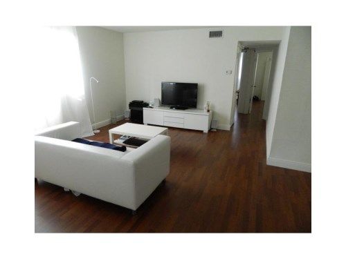 300 LAYNE BL # 116, Hallandale, FL 33009